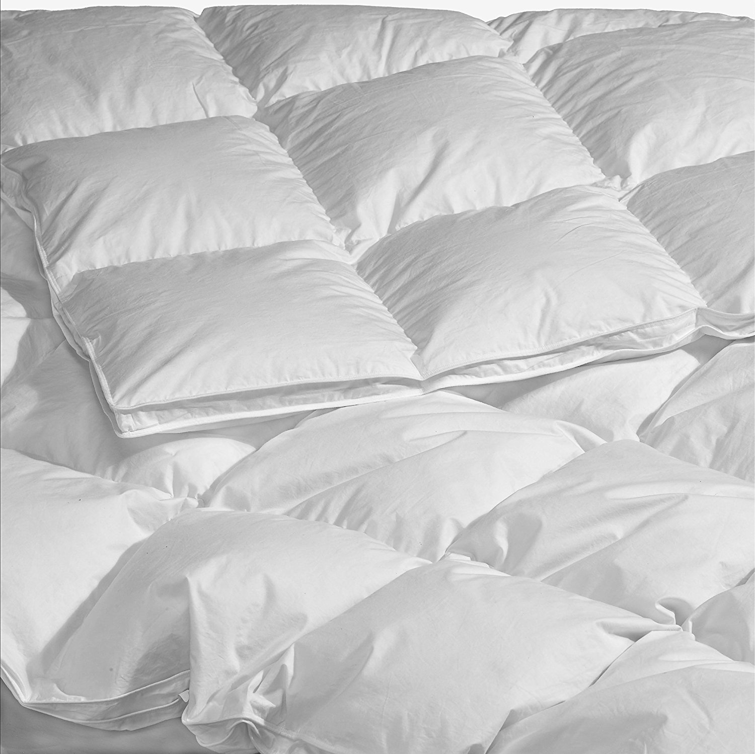 White B12-132-Q25 Queen Highland Feather Summer Fill Loreto Down Comforter 